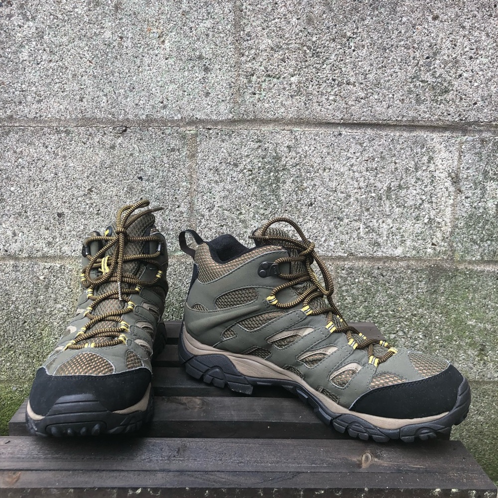 Men’s Merrell Hiking Boot - Size 12